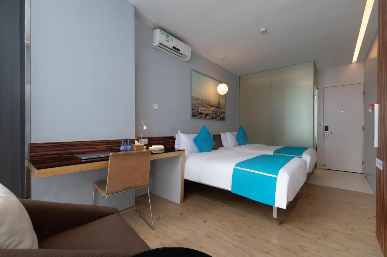 Shenzhen Dongmen Colour Hotel Bagian luar foto