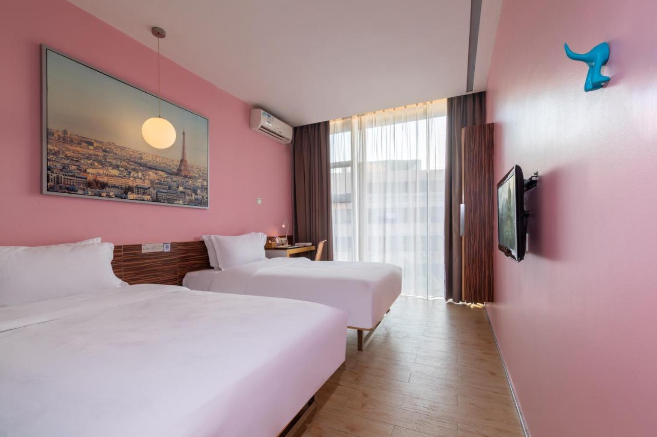 Shenzhen Dongmen Colour Hotel Bagian luar foto